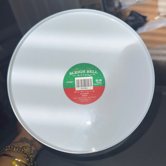 Grinch Face Bucket - Picture 4 of 5